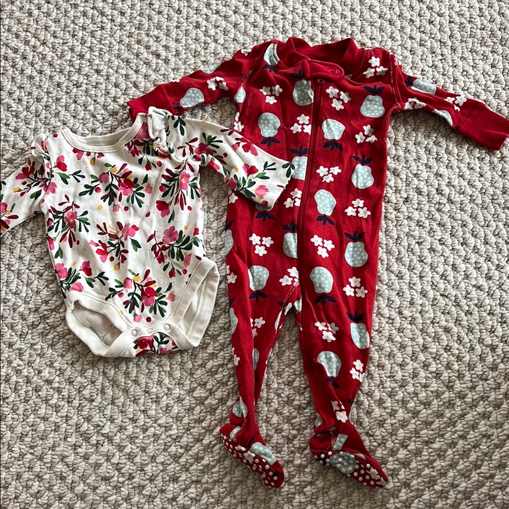 0-3mos Hanna Andersson Jammie’s and Gymboree onesie